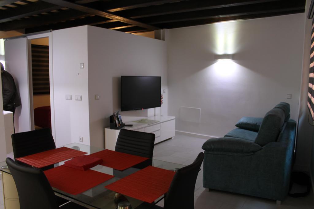 Apartaments Y Habitacions Entre Volcans Olot Phòng bức ảnh